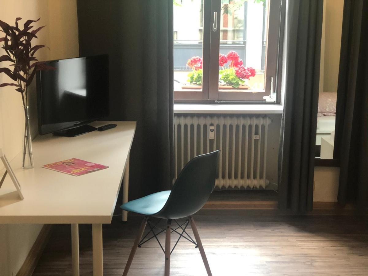 Pension Stadtmitte Garni Karlsruhe Exteriör bild